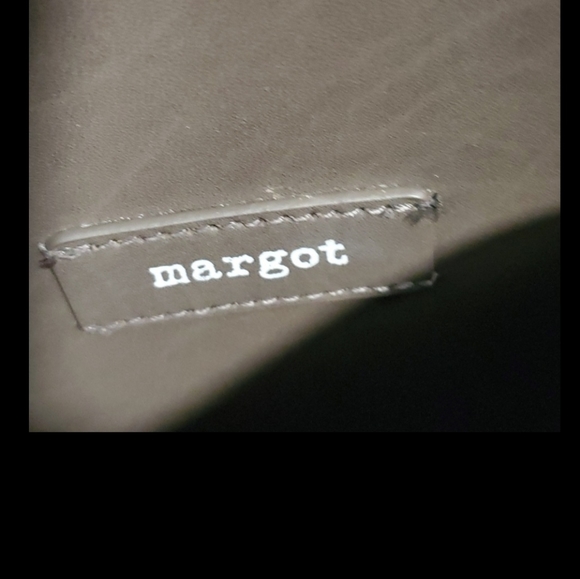 Margot Large Olive (Leather) Tote - Picture 4 of 6